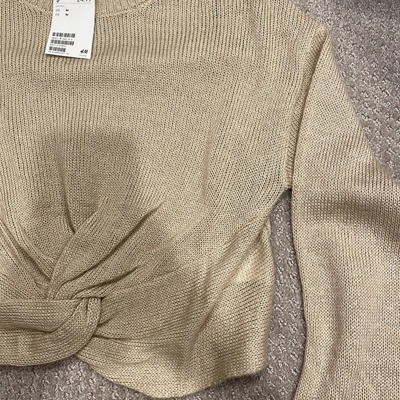 NEW H&M Divided Knit Sweater - Picture 2 of 5
